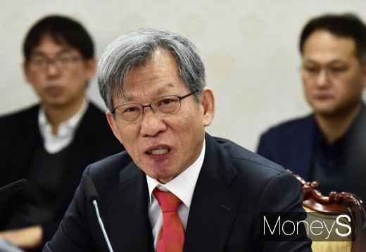 [머니S포토] 용산공원 추진 관련 발언하는 유홍준 위원장