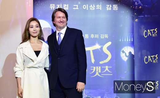 [머니S포토] 명장 톰 후퍼, 디바 옥주현과의 만남