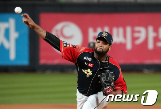 2019시즌 KT 위즈에서 뛴 외국인 투수 라울 알칸타라. /사진=뉴스1