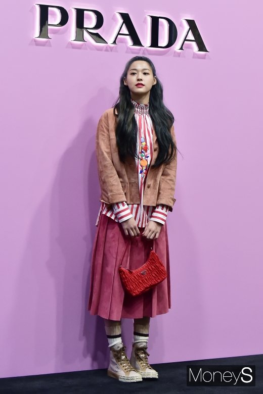 [머니S포토] 설현, '확연히 다른 패션'