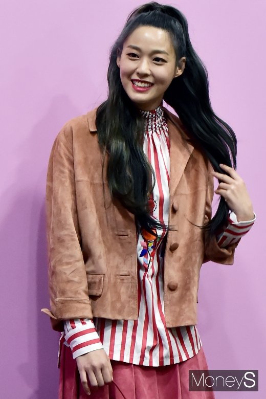 [머니S포토] AOA 설현, '연말 마무리 하는 꽃미소'