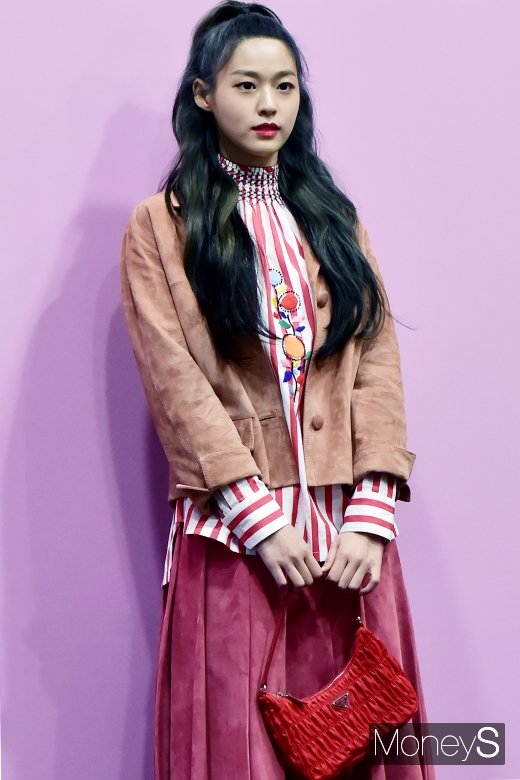 [머니S포토] 설현, '선물 부럽지 않은 연말패션'