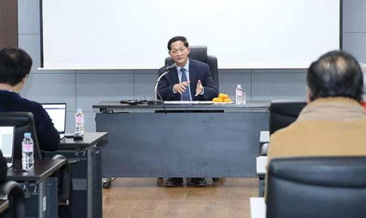 이재준 고양시장이 23일 16시 시청 영상회의실에서 ‘백석동 땅꺼짐 사고’와 관련해 기자간담회를 열었다. / 사진제공=고양시