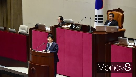 [머니S포토] 무제한 토론 이어가는 최인호 민주당 의원