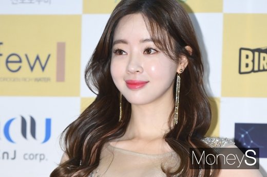 [머니S포토] 양정원 '반짝이는 꿀피부'
