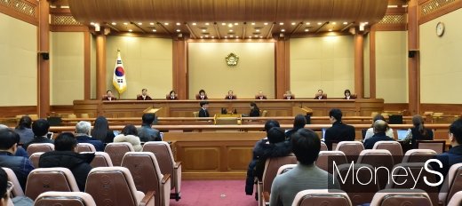[머니S포토] 헌재, 한일 양국 이목 집중