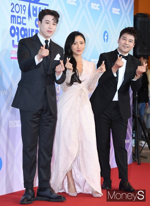 [머니S포토] 피오·화사·전현무 '오늘 연예대상 3MC'