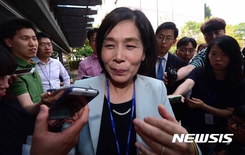 최민희 전 국회의원이 자신을 특별사면해달라는 청원을 중단해달라고 전했다. /사진=뉴시스   