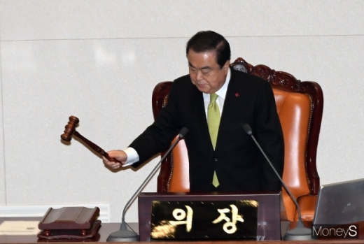 찬성 129인·반대 155인으로 ‘무기명 투표 건’ 부결(속보)