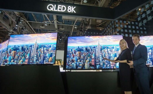 지난해 1월 미국 라스베이거스에서 열린 ‘CES 2019’에서 삼성전자가 선보인 QLED 8K TV. / 사진=삼성전자