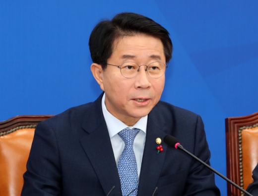 조정식 더불어민주당 정책위의장이 31일 서울 여의도 국회에서 열린 원내대책회의에서 발언하고 있다. /사진=뉴스1