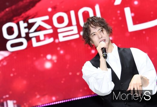 [머니S포토] 양준일 '동안비결은 소식?'