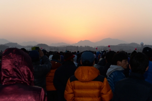 지난해 창녕 남지철교 새해 일출 전경./ 사진=창녕군 제공.