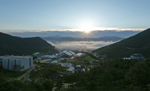 지난해 산청동의보감촌 새해 일출 전경./ 사진=산청군 제공.