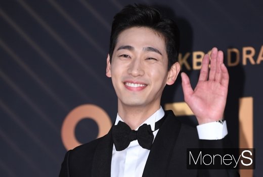 [머니S포토] 윤박 '부드러운 미소'