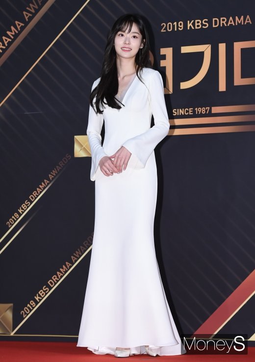 [머니S포토] 신도현, 여신미 물씬(KBS 연기대상)