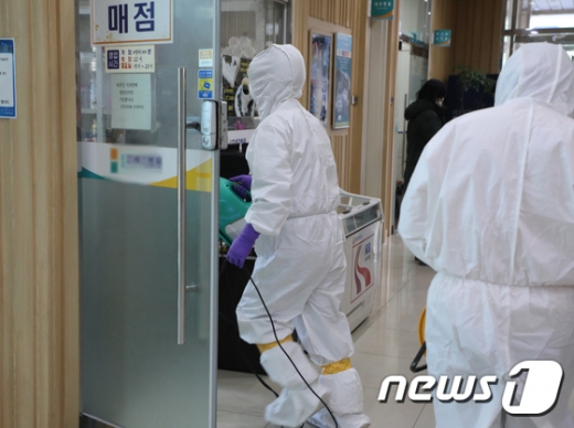 중국 우한에 있는 한 병원의 의료진이 중국 정부가 신종 코로나바이러스 감염증 환자와 관련해 거짓말하고 있다고 폭로해 파문이 일었다. /사진=뉴스1