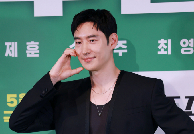 "충격에 말도 안 나와"… 이제훈 '강제 하차' 통보 받았다