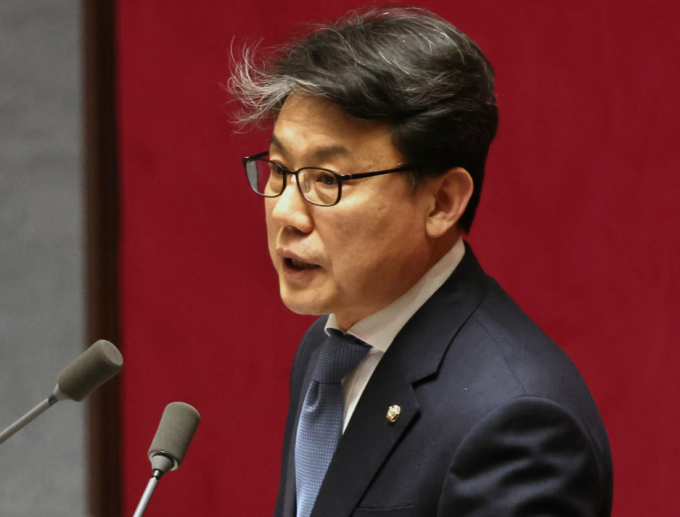 진성준 민주당 의원, 국회 예결위원장 선출…