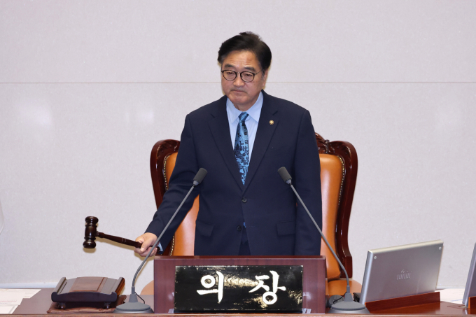 여야, 오늘 본회의서 비쟁점법안 처리..."車페달 오조작 방지 장치 설치... - 뉴스 썸네일 이미지