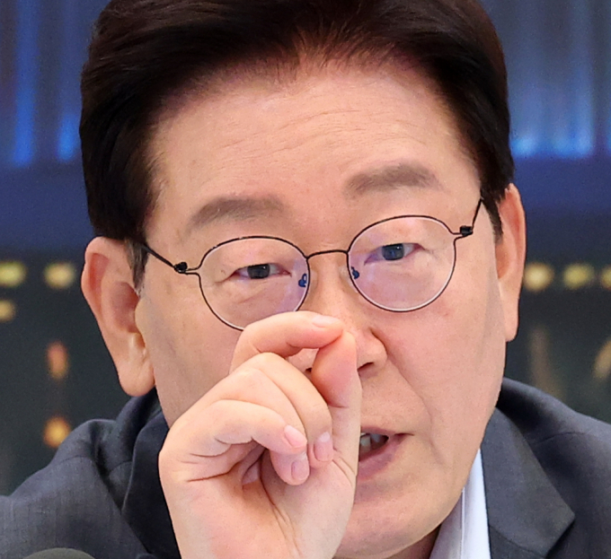 육사 출신 대통령 쿠데타 재발 우려