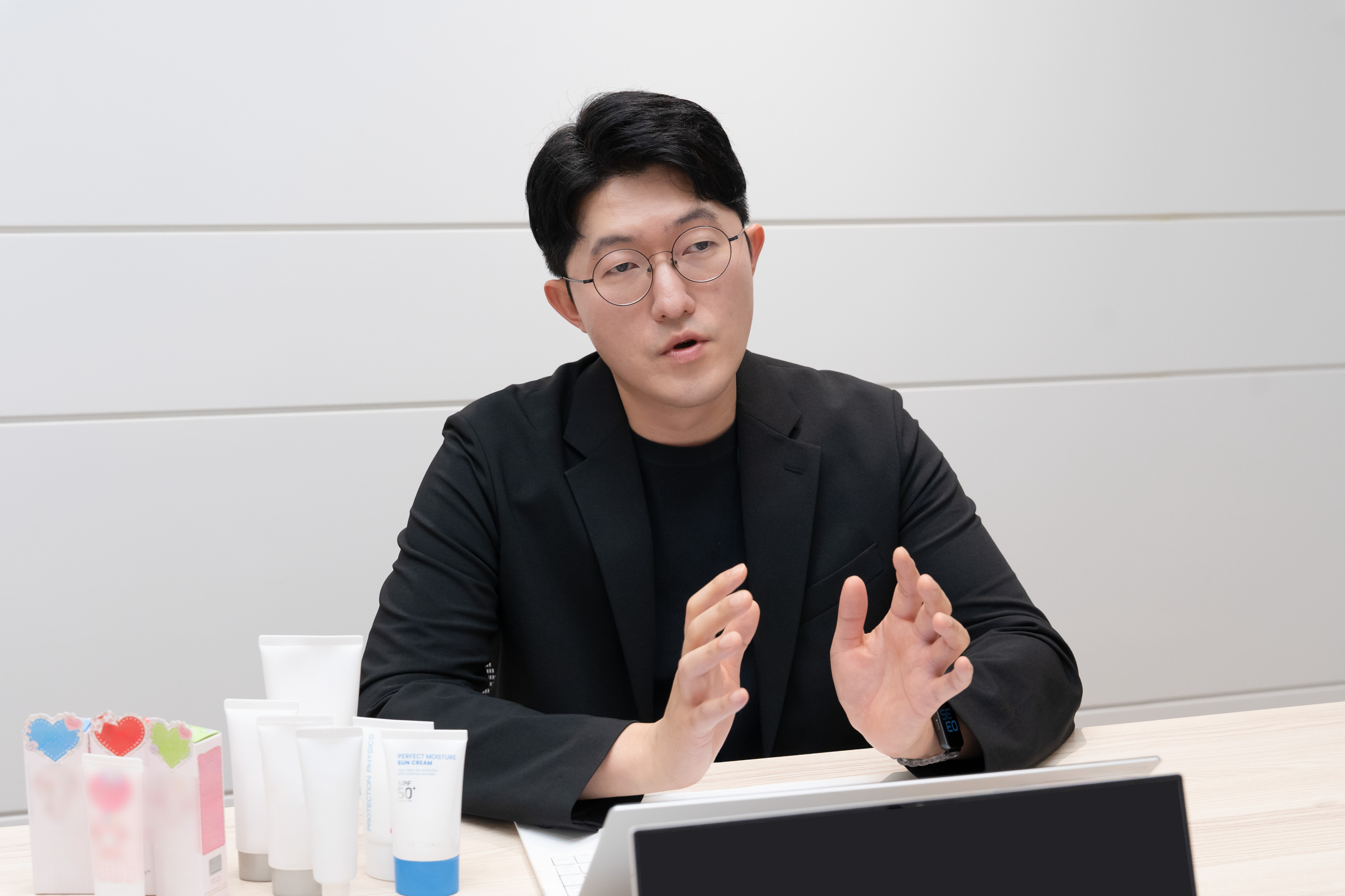 한국콜마 선크림 진화...보습·진정도 챙긴다 - 뉴스 썸네일 이미지