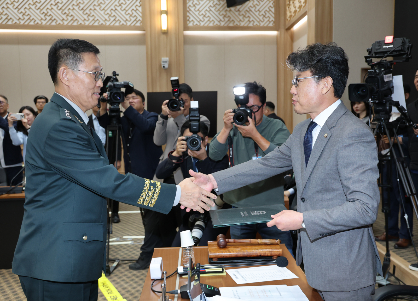 민주 "대북정찰 미국 의존 줄여야"…국힘 "파주 뚫리고 전작권 얘기"