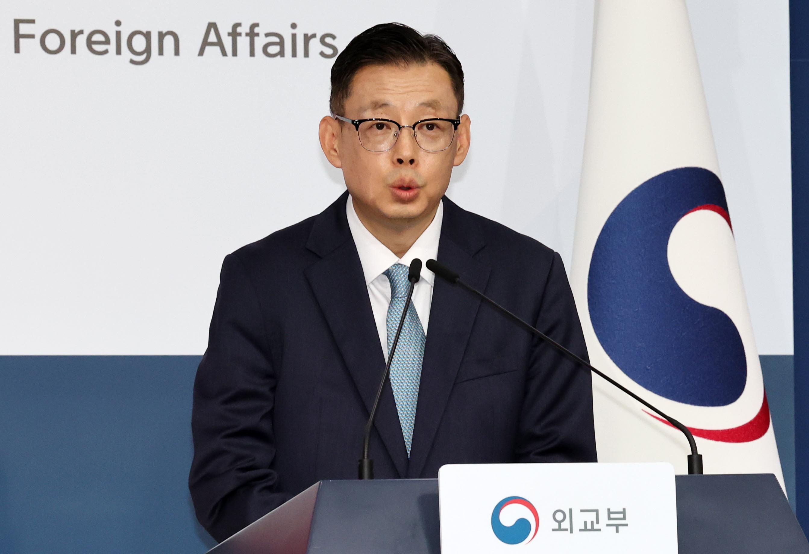 [사설]공관원 철수까지…한·우크라, 외교 출구 찾아야