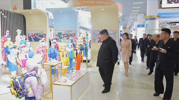 SNS에 또 김정은 사망설…북, 활동 사진 공개