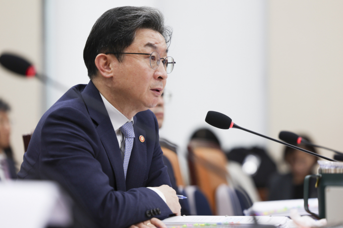 이억원 "15억 이상 주담대 금지설 사실무근"