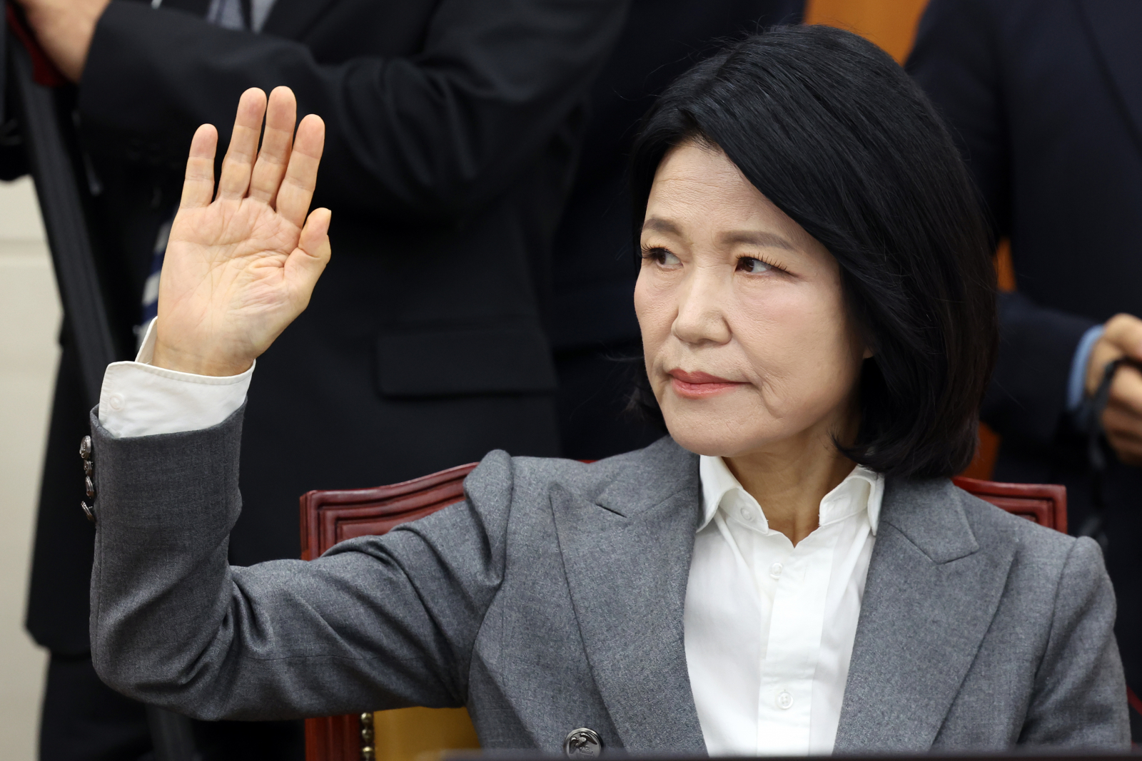 "이진숙 면죄부 아냐" vs "여당 사과해야" …헌재 결정 놓고 충돌