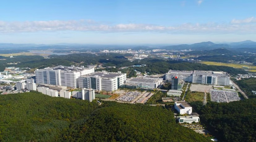 LG디스플레이, 3분기 영업익 2506억원…전년 대비 42%↓