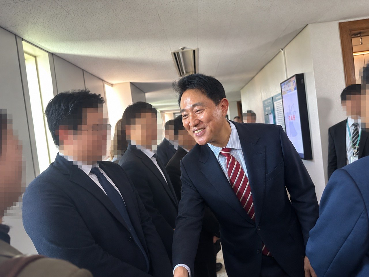 2심 무죄 받은 오세훈, 눈물 글썽이며 "시민께 보답"