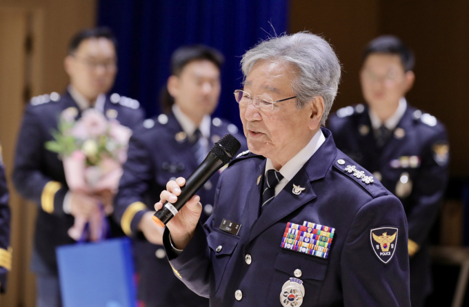[사설] 최불암 별세…대중 웃기고 울린 '국민 아버지'
