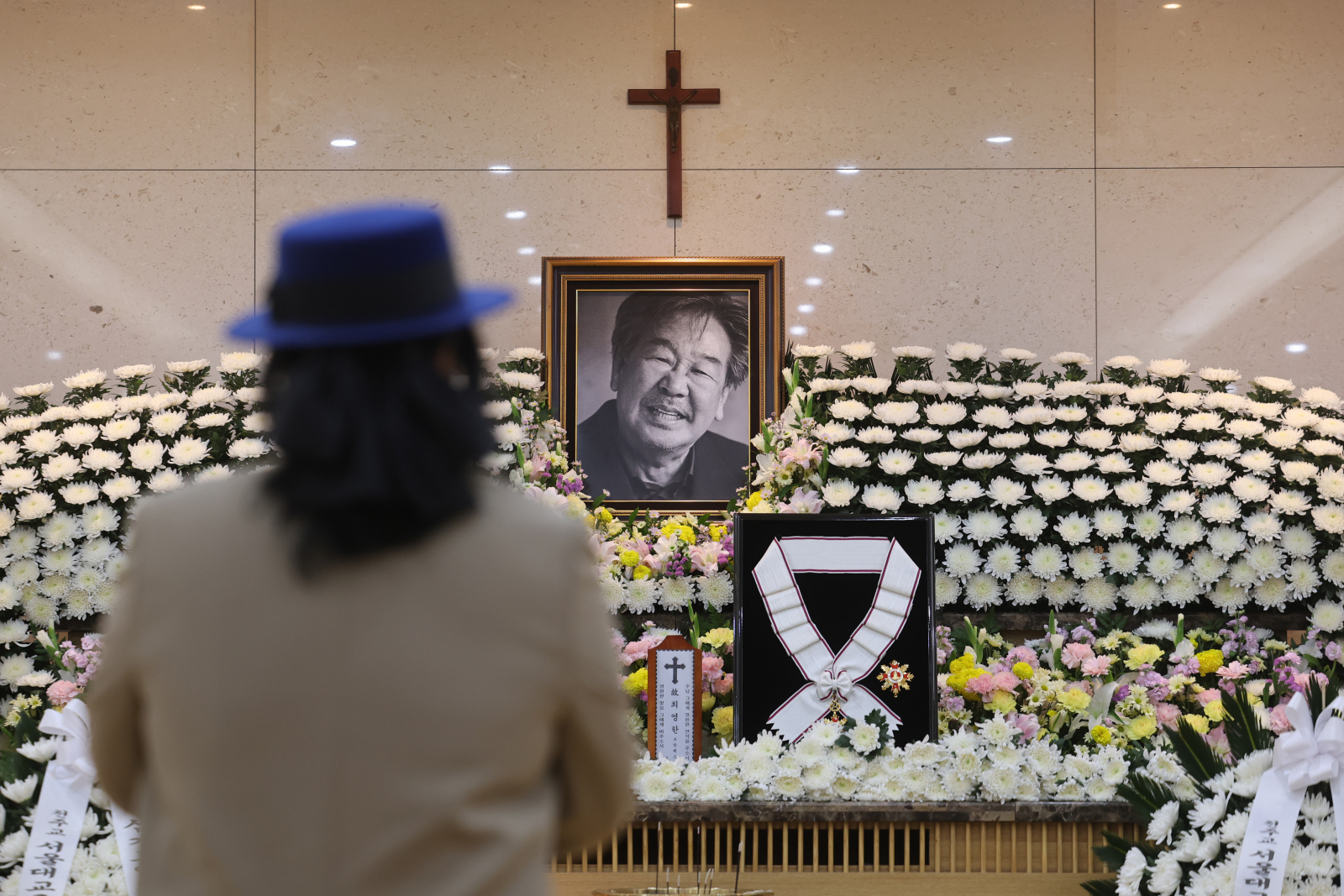 "큰 산 같은 분"…연예계 고 최불암 추모 물결